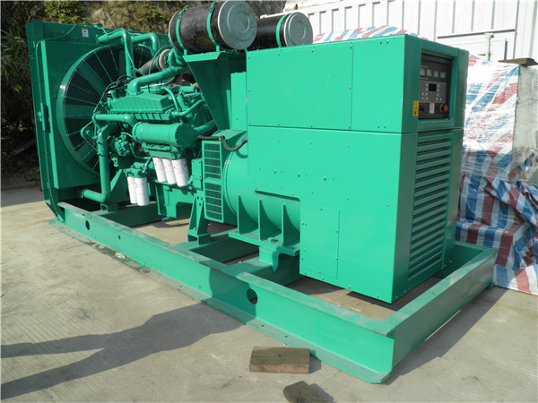 成华出租发电机 发电机组厂家：柴油发电机组的控制屏的作用是什么？