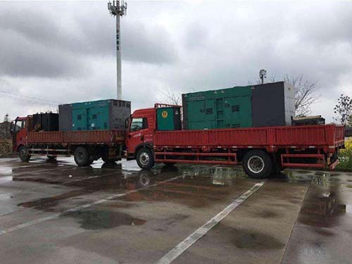 成华涂抹密封胶后，需要等待多长时间才能安装水冷式机油散热器密封件？